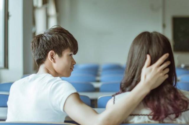 成年人和学生谈恋爱技巧，和未成年学生谈恋爱犯法吗?。 成年人和学生谈恋爱技巧，和未成年学生谈恋爱犯法吗?。 恋爱技巧